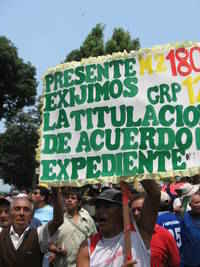 Perù,-marcha-26-marzo-2008,-1_medium