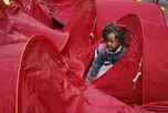 Sans abri en rouge à Paris (2008, Diane Grimonet)